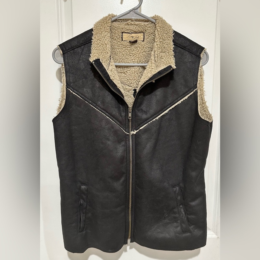 Women’s faux fur vest